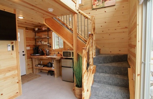Orderville Cabin | Stargazing in Bed, Glamping in a Zion Treehouse