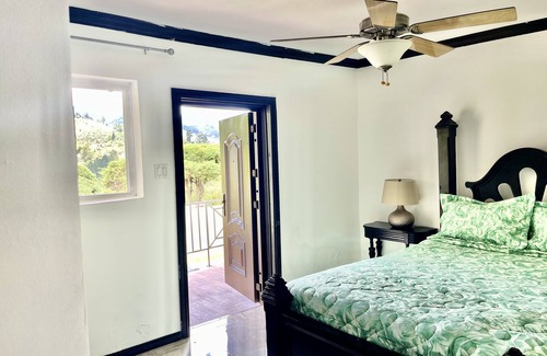 Silver Hill Gap Hotel | Starlight Chalet