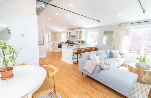 Prospect Hill Apartment | Starlight: Gorgeous 2-bedroom, Skylights, Close to Yale & Downtown New Haven