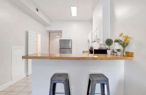 Central Business District Apartment | Stars on State in the Heart of Downtown