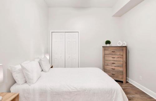 Central Business District Apartment | Stars on State in the Heart of Downtown