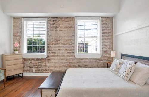Central Business District Apartment | Stars on State in the Heart of Downtown Historic District
