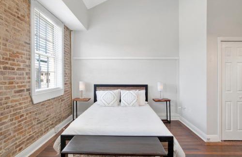 Central Business District Apartment | Stars on State in the Heart of Downtown Historic District