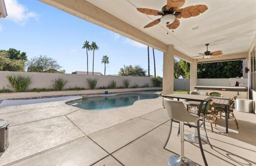 Arrowhead Ranch House | State Farm stadium -pool -renovated 4bed 2 bth!