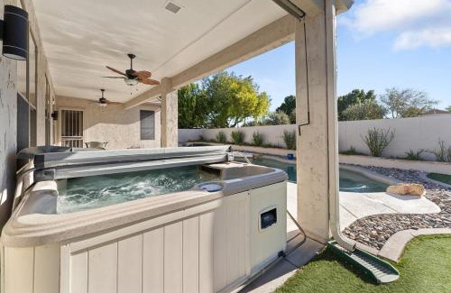 Arrowhead Ranch House | State Farm stadium -pool -renovated 4bed 2 bth!
