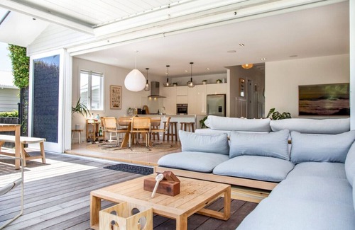 Westmere House | State-Of-The-Art Executive Home | Aircon & Spa