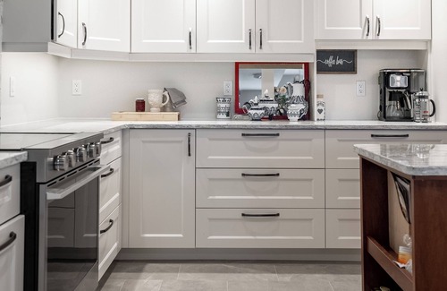 Wellington House | Stately 5-bedroom estate in beautiful Prince Edward with fitness room, AC