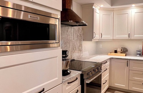 Wellington House | Stately 5-bedroom estate in beautiful Prince Edward with fitness room, AC