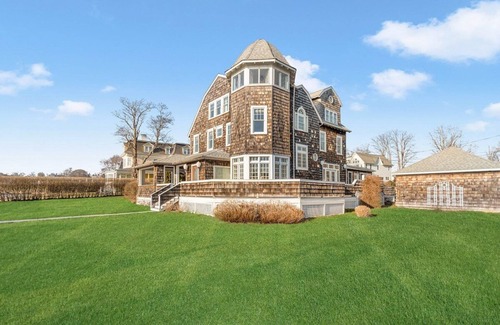 Groton House | Stately Family Home on the Water Near Mystic