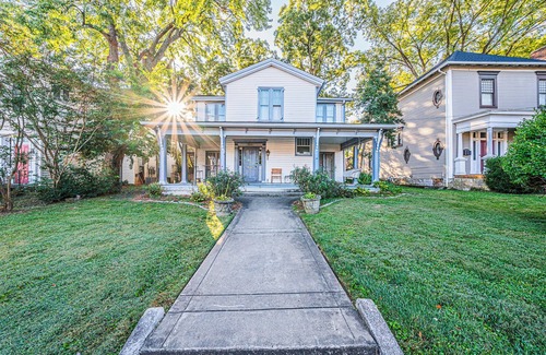 Bowling Green Apartment | Stately State Street Abode 2