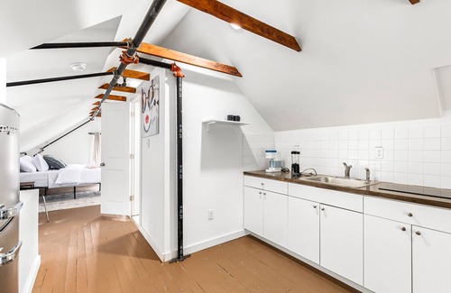 Detroit Apartment | Stately Studio Apartment