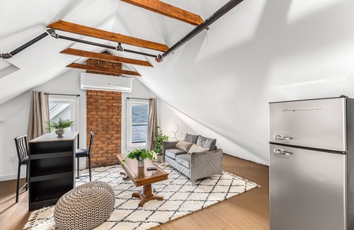 Detroit Apartment | Stately Studio Apartment