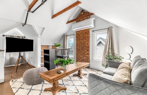 Detroit Apartment | Stately Studio Apartment