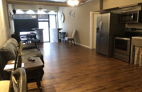 Hannibal Condo | Station House Condo 2 Bed 2 Bath Sleeps 5