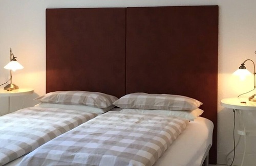 Langenneufnach Apartment | Staudenvilla - apartment rabbit, romantic garden, internet, children's house