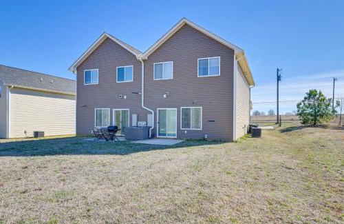 Harrisburg House | Stay and Play Spacious Concord Townhome Near Uptown
