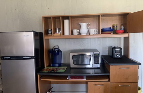 Fellowship Apartment | Stay and Ride Romantic ‘King Suite Plus” with Deck on a Dude Ranch. Horses!