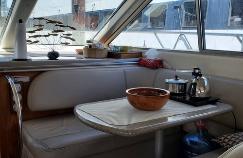 Central Boat Rental | Stay at 2 Bedrooms G Boat Vancouver Downtown Near BC Place with Bay View