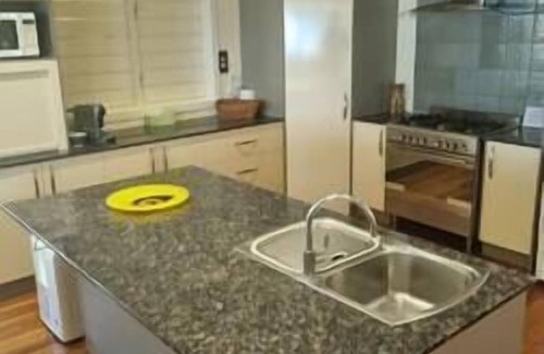 Mission Beach House | Stay at ‘Fleur De Mayo’