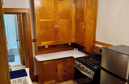 Macalester - Groveland House | Stay at Joan’s Place! Charming, updated 2-bedroom house in Mac Groveland