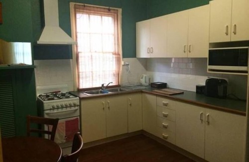 Wagga Wagga House | Stay at Simmons' house