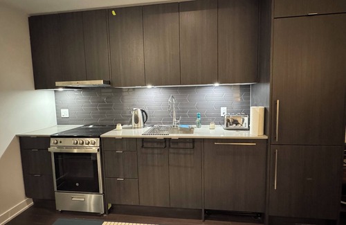 Downtown Mississauga Apartment | Stay at the Center of Square One