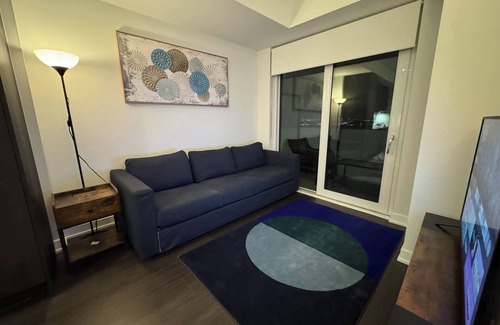 Downtown Mississauga Apartment | Stay at the Center of Square One