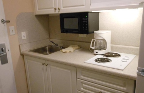 Lamar Heights Area House | Stay awhile at an affordable rate!