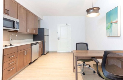 Broomfield House | Stay awhile in scenic Broomfield!