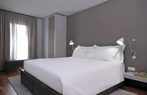 Santo Antonio House | Stay Close from Marques de Pombal! Pet-friendly, Rooftop Sundeck, Full Kitchen!