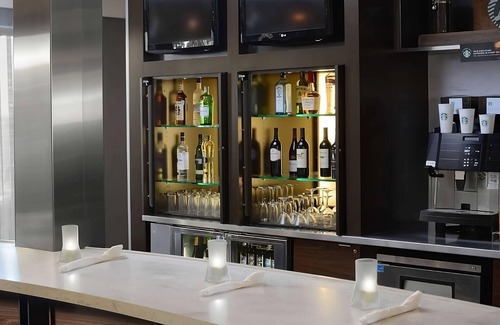 North Dallas Apartment | Stay Close to Dallas World Aquarium! Outdoor Swimming Pool, Pets are Welcome!