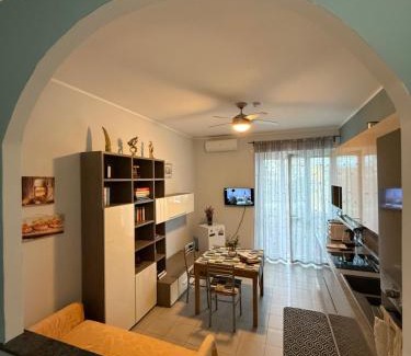 Aurora Apartment | Stay Easy - Centro storico a Piedi e Parcheggio gratuito