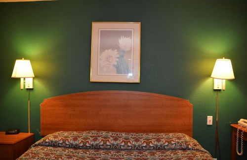 Terrell Heights Hotel | Stay Express Inn Near Ft. Sam Houston