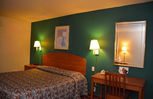 Terrell Heights Hotel | Stay Express Inn Near Ft. Sam Houston