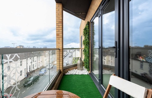 Gillingham Apartment | Stay Here for Work - Hassle-Free and Peaceful - Apartment 5