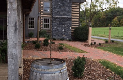 Swoope Bed & Breakfast | Stay in a 1795 Log Cabin on a working farm, George Washington Swoope, Jr Suite
