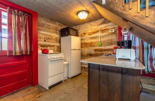 Bland Cabin | Stay in a 200 Year Old Log Cabin with Modern Conveniences
