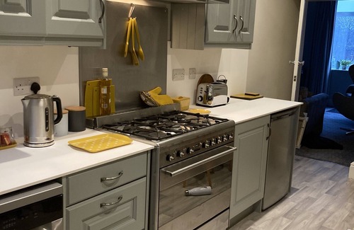 Mytholm Apartment | Stay in a Grand old House, Close to Hebden Bridge With Parking & pet Friendly