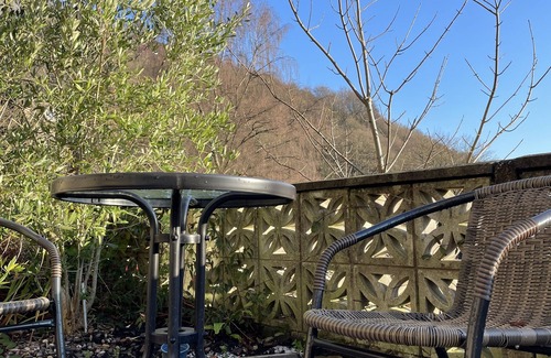 Mytholm Apartment | Stay in a Grand old House, Close to Hebden Bridge With Parking & pet Friendly