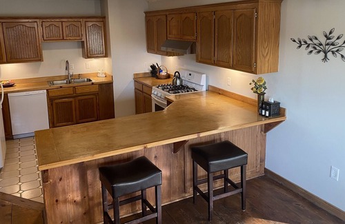 Jordan Apartment | Stay in a piece of History. 2 bedroom apartment with private deck