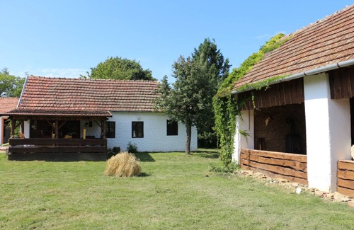 Zalavar House | Stay in aristocratic privacy . and then, discover and enjoy anything you want.