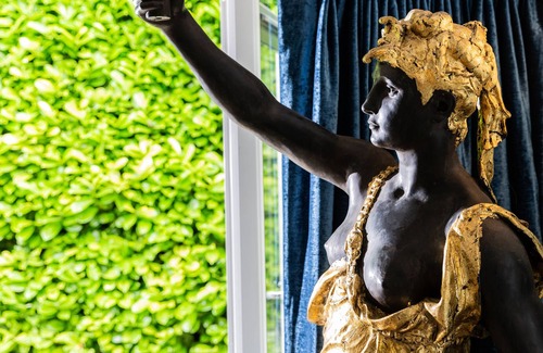 Painswick Cottage | Stay in Luxury at The Stables at Court House Manor