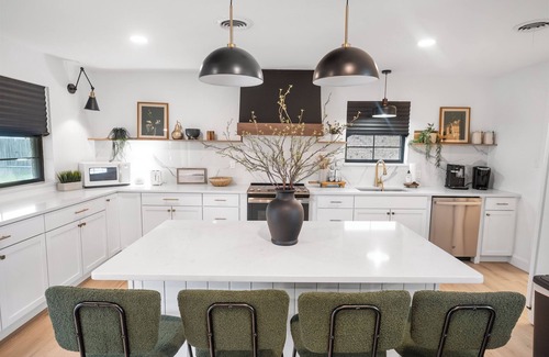 Lawton House | Stay in Style near Lawton's best spots!