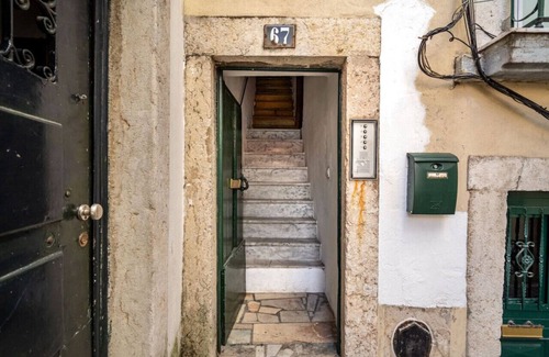 Santo Estevao Apartment | Stay in the heart of Alfama! | Cozy Apartment