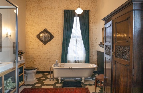 Chester Apartment | Stay in the historic 1887 Beard and Lady Inn surrounded by the Ozarks