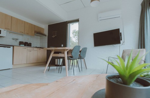 Nieuw Heeten House | Stay in the IJssel Plus bungalow for 4 persons at Vakantiepark de Sallandshoeve and enjoy comfort and nature in Overijssel.