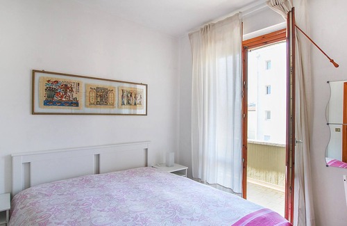 Porto San Giorgio Apartment | Stay in this large apartment with balcony and only 250 meters from the beaches of Porto Sangiorgio.