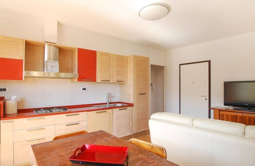 Porto San Giorgio Apartment | Stay in this large apartment with balcony and only 250 meters from the beaches of Porto Sangiorgio.