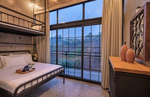 Karjat Villa | Stay Leisurely Béton Brut 5BHK Karjat