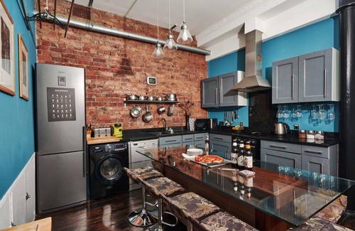 Northern Quarter Apartment | Stay Manchester Sleeps 15 City Centre Apartment